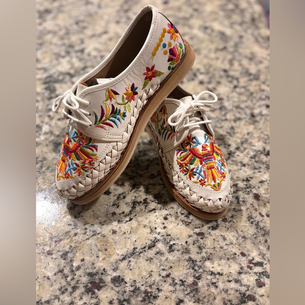 Agave Girl Leather Lace-up Calavera Loafers - Size 6 NWOT